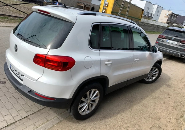 Volkswagen Tiguan cena 49900 przebieg: 198797, rok produkcji 2012 z Wojcieszów małe 326